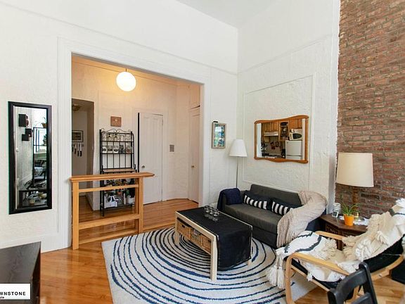 2nd image of 226 Henry St APT 2A