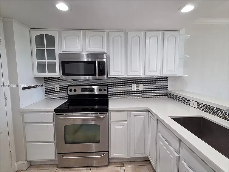 9001 SW 77th Ave #C509 — Photo 5