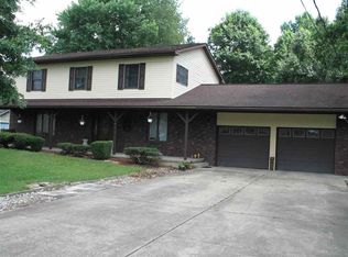 148 Swans Ln, Saint Albans, WV 25177