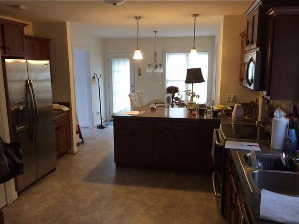 2nd image of 7300 Round Ridge Pl