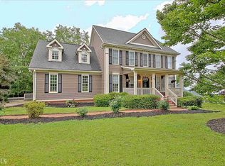 68 Shadow Lake Trl, Newnan, GA 30265