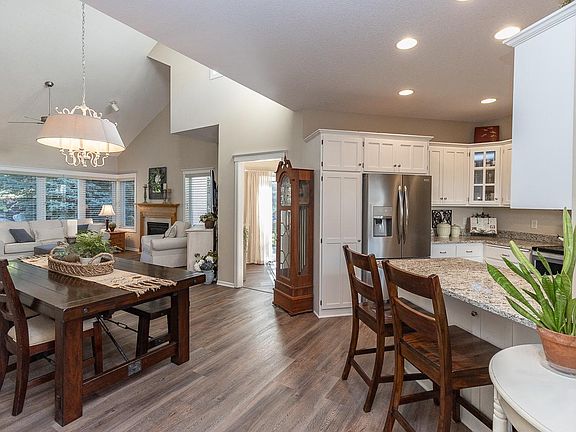 5th image of 745 Cherrywood Cir