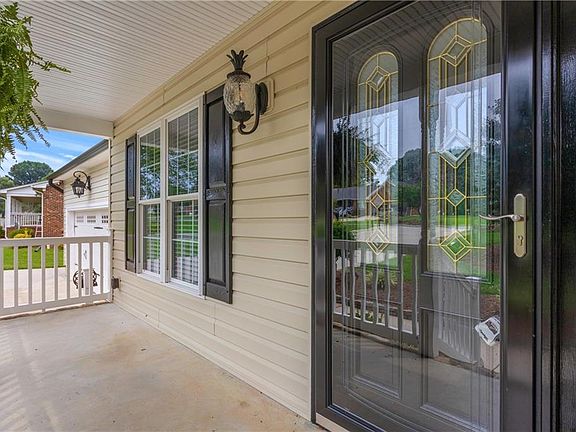 4th image of 1248 Lawndale Dr