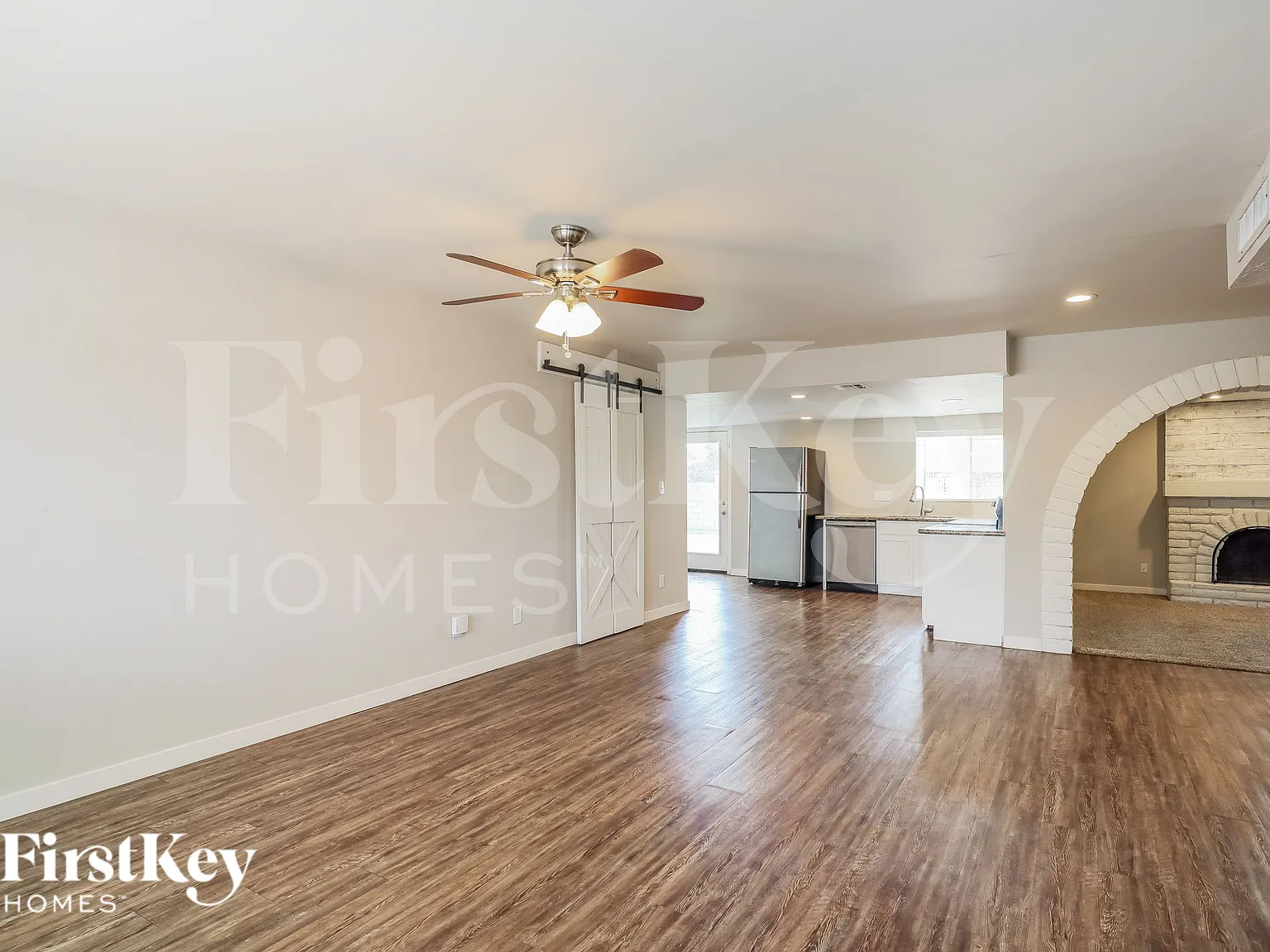 3 bed, 2.0 bath, 1758 sqft, $1,895 — Photo 2