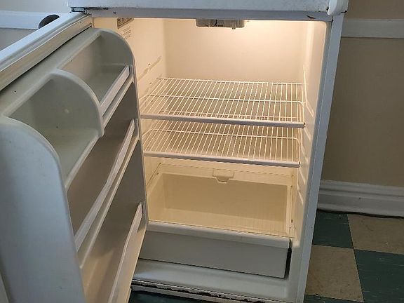 3rd image of 6921 N Wayne Ave #1D