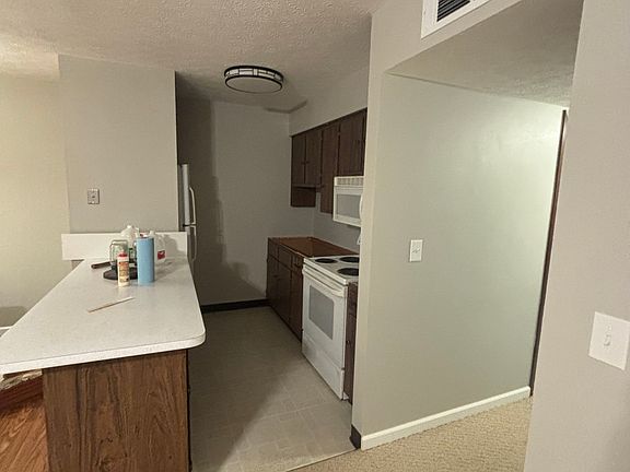 2nd image of 801 Little St #11