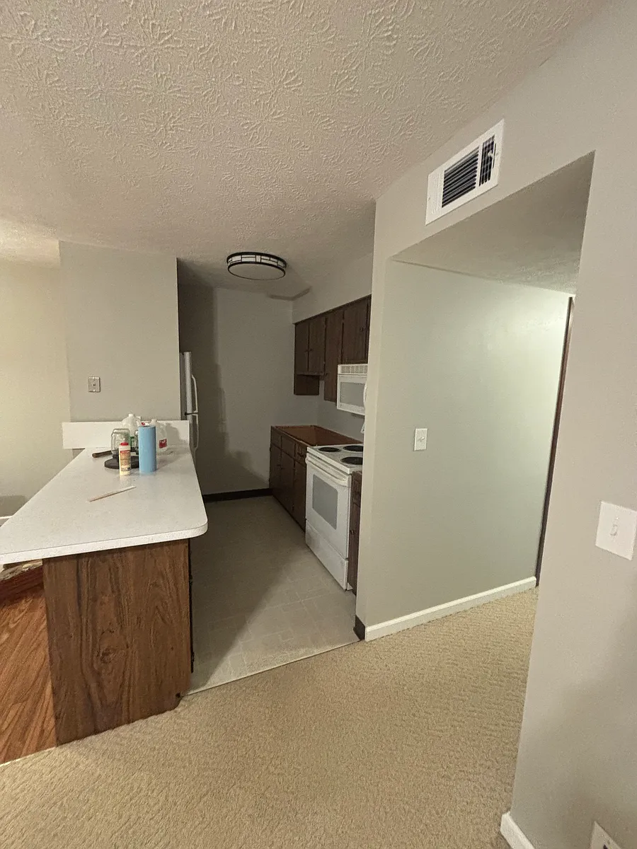 Building Photo - 801 Little St #11