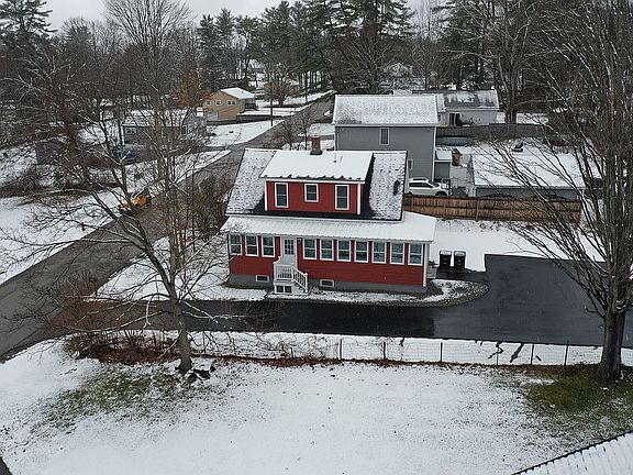2nd image of 121 Chestnut St