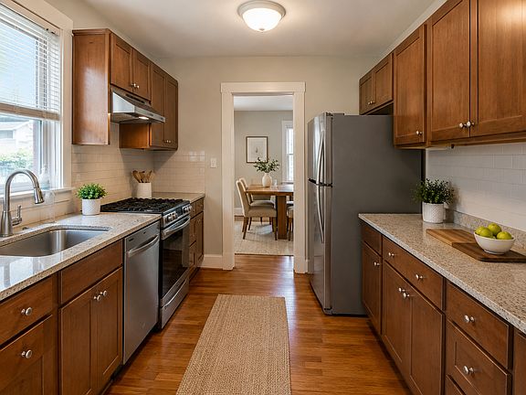 3rd image of 306 Sprucewood St