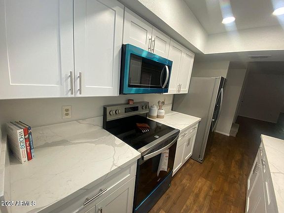 3rd image of 10828 N BILTMORE Drive #133