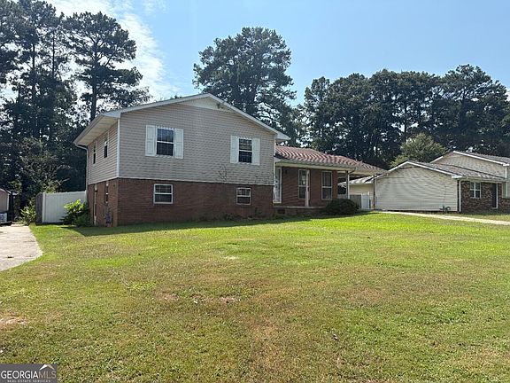 3rd image of 801 S Carter Dr