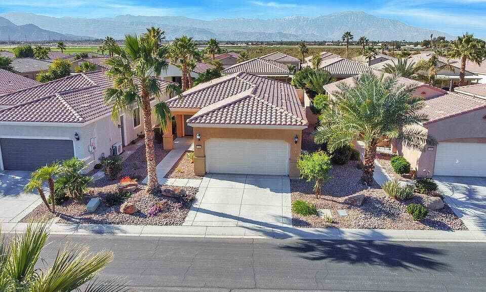 1st image of 41359 Calle Servando