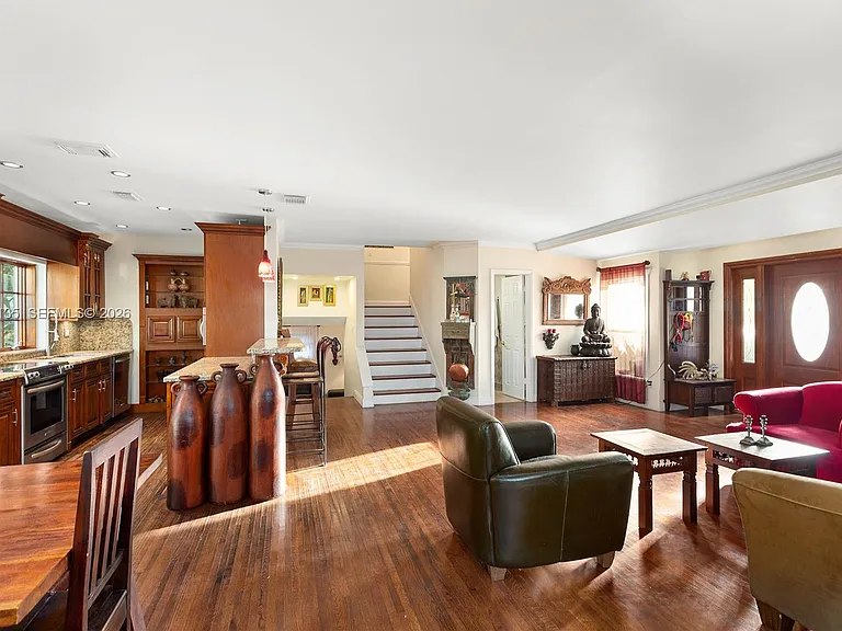 6315 Maynada St — Photo 8
