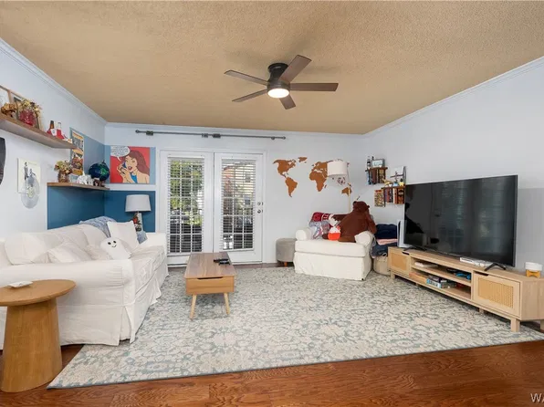 120 15th St E APT 215, Tuscaloosa, AL 35401