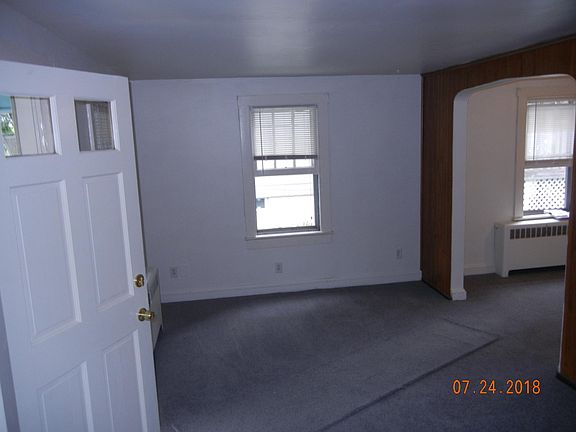 4th image of 3 Laurel Ave