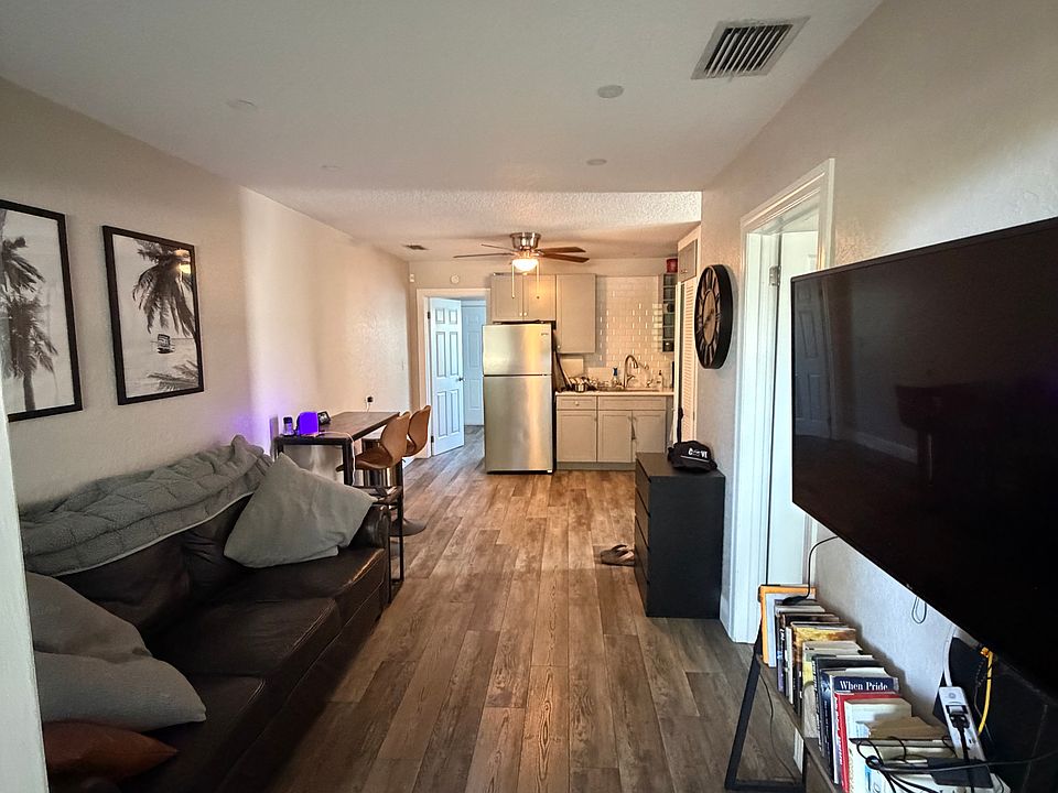 1st image of 2122 Burlington Ave N