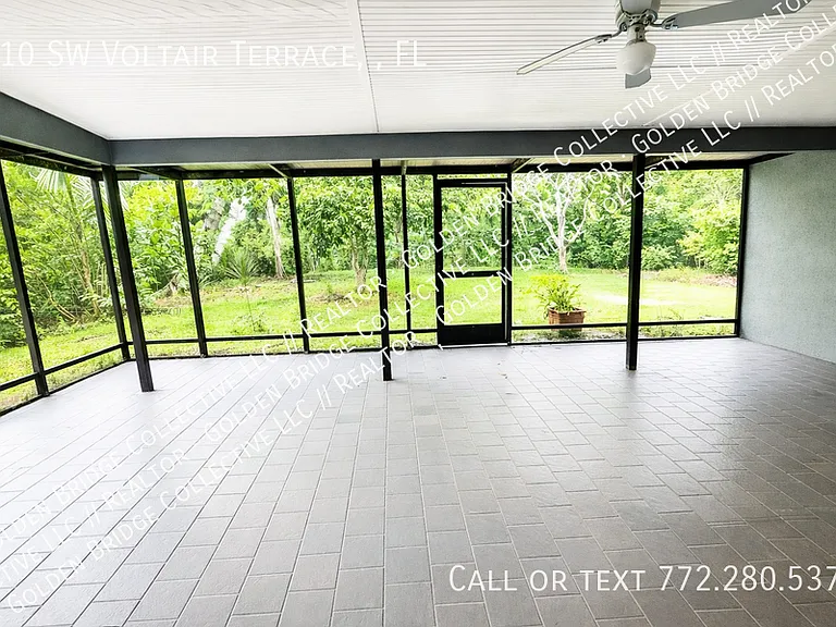 210 SW Voltair Ter — Photo 9