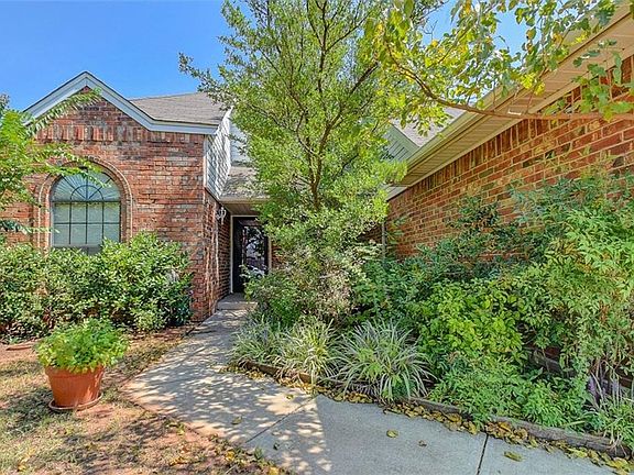 4th image of 313 Pine Cove Ct