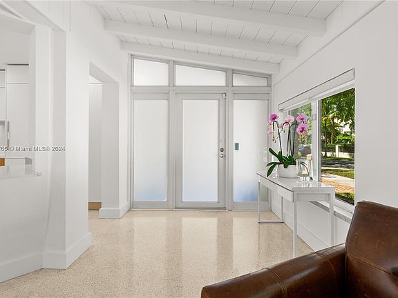 3rd image of 656 Alhambra Cir