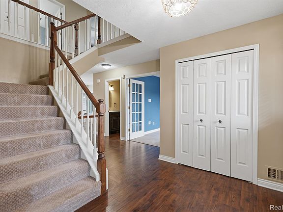4th image of 5336 Urbana Dr