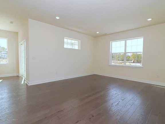 5th image of 307 Cedarwood Ct