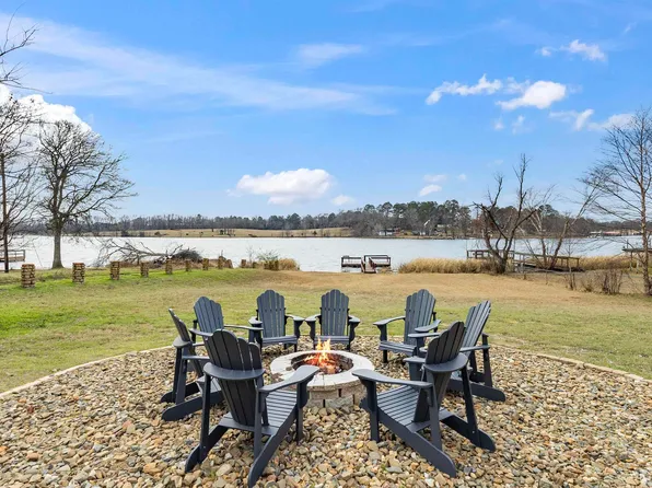 21820 Royal Forest Dr, Frankston, TX 75763