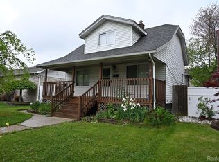 1010 Fort Park Blvd, Lincoln Park, MI 48146