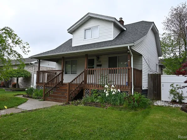 1010 Fort Park Blvd, Lincoln Park, MI 48146