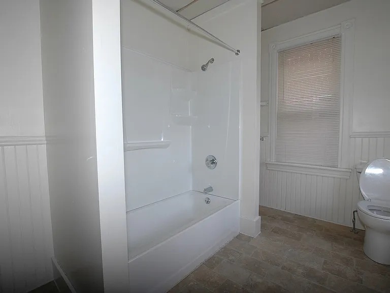 806 Mifflin St #2 — Photo 4