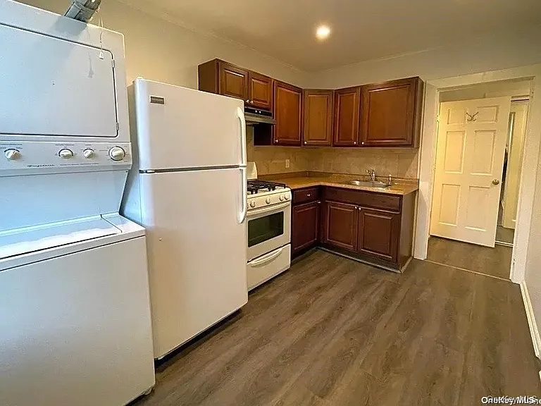 7 Green St #2R — Photo 2
