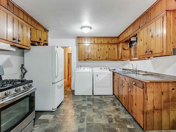4th image of 1720 Calvin Dr