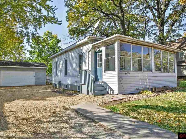 407 3rd St N, Waseca, MN 56093