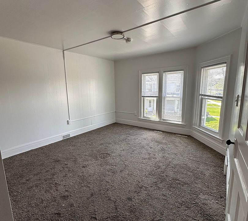2nd image of 413 W Forest Ave #2035