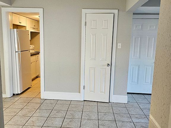 3rd image of 1111 Lincoln Ave APT 8