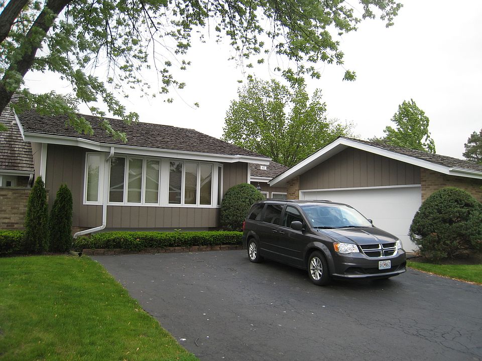 1st image of 48 Briarwood Ln S