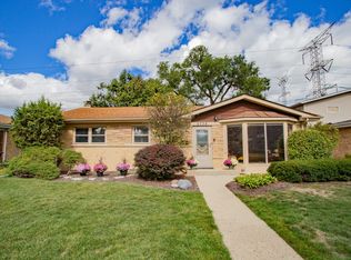 5738 Lyons St, Morton Grove, IL 60053