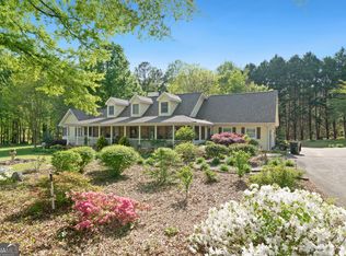 2760 Bay Ridge Dr, Loganville, GA 30052