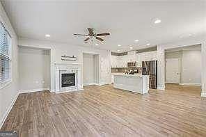 3rd image of 1858 Belmore St