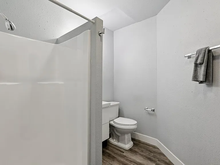 CENTER VIEW APARTMENTS- LIVE YOUR BEST LIFE HERE! — Photo 48