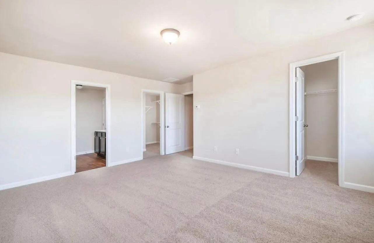 816 Independence Ave — Photo 4