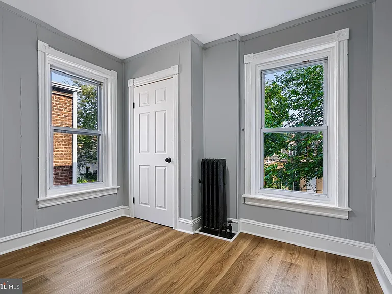 309 Academy St — Photo 17