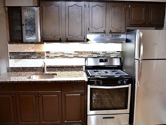 3rd image of 2325 28th Ave APT 3F