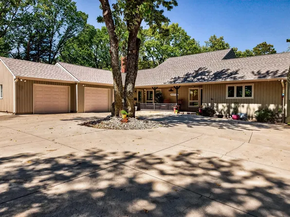 5934 SW 47th St, Topeka, KS 66610