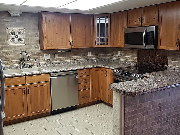 3rd image of 438 Sand Creek Cir