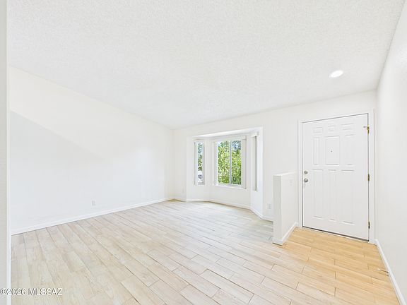 4th image of 10051 E Watson Dr