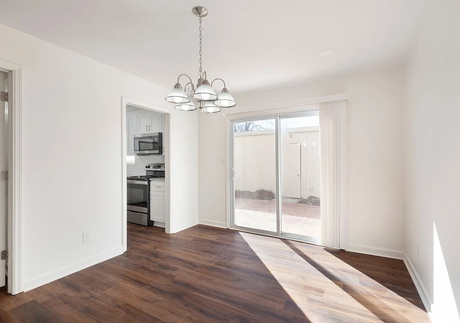 2 Bed 2.5 Bath In Atlanta! Security Deposit Is Negotiable! — Photo 4