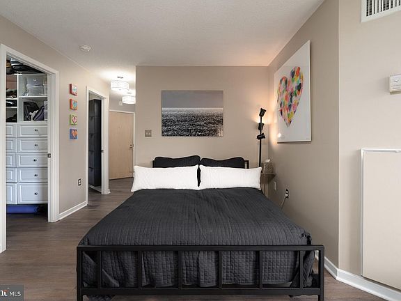 5th image of 2111 Wisconsin Ave NW APT 512