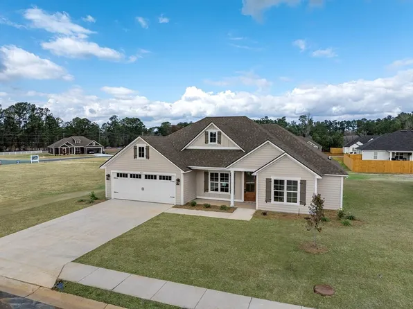 213 Barry Field Cir, Hahira, GA 31632