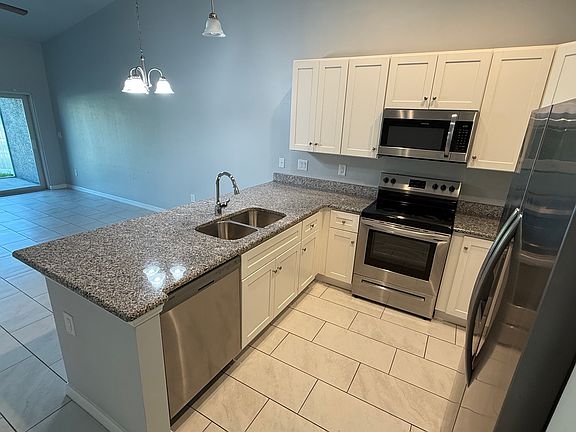 4th image of 3536 SW 17th Ave