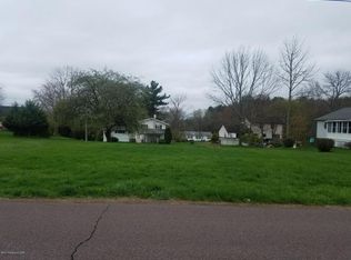 48 Briarwood Dr, Shavertown, PA 18708